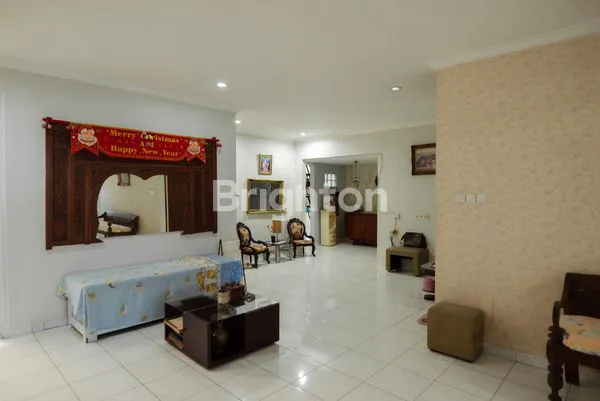 image RUMAH MEWAH HARGA TERJANGKAU SUNTERMAS BARAT (3)