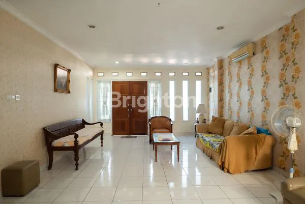 image RUMAH MEWAH HARGA TERJANGKAU SUNTERMAS BARAT (6)