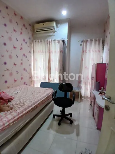 image RUMAH 2 LANTAI DI CLUSTER TERDEPAN SUMMARECON SERPONG (7)