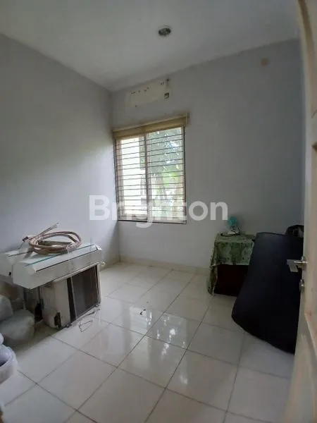 image RUMAH 2 LANTAI DI CLUSTER TERDEPAN SUMMARECON SERPONG (4)