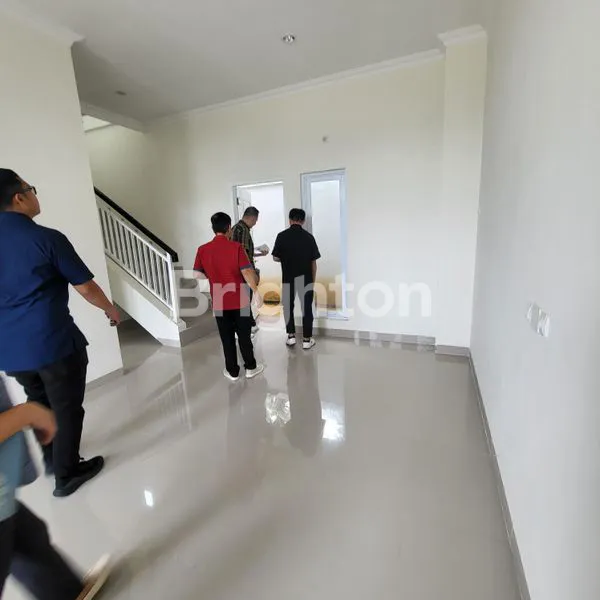 image RUMAH BARU 2 LANTAI  (2)