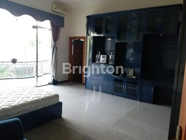 image RUMAH MEWAH DI RAYA GOLF UTAMA ARAYA MALANG (8)