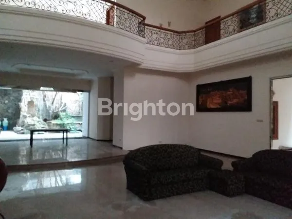 image RUMAH MEWAH DI RAYA GOLF UTAMA ARAYA MALANG (6)