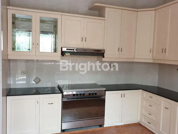 image RUMAH MEWAH DI RAYA GOLF UTAMA ARAYA MALANG (2)