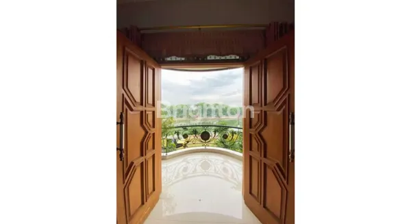 image RUMAH 2 LANTAI VIEW DANAU LOKASI STRATEGIS JAKARTA TIMUR (6)