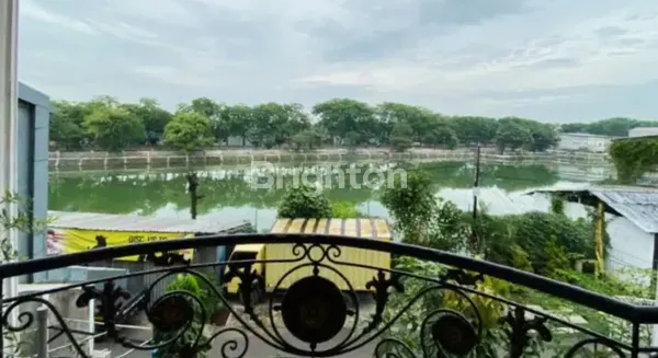 image RUMAH 2 LANTAI VIEW DANAU LOKASI STRATEGIS JAKARTA TIMUR (7)