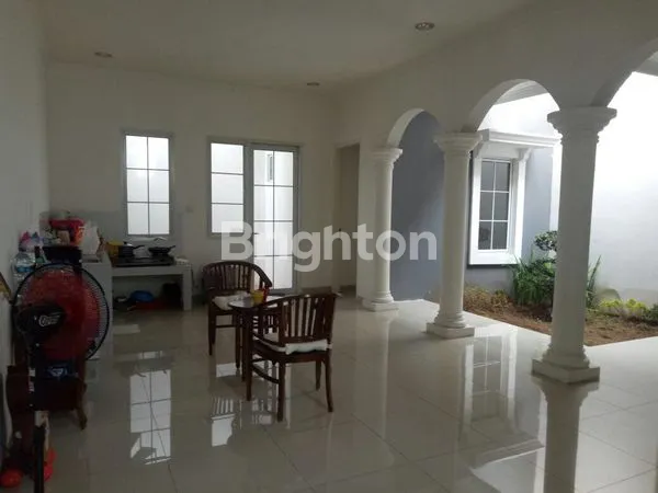 image RUMAH ALICANTE 2 LANTAI GADING SERPONG TANGERANG (2)