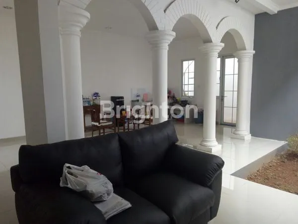 image RUMAH ALICANTE 2 LANTAI GADING SERPONG TANGERANG (4)
