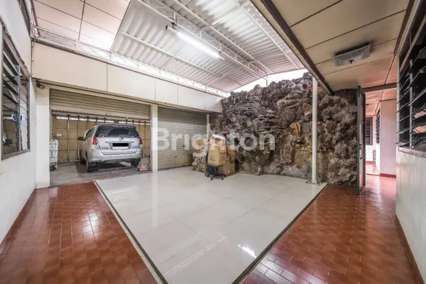 image RUMAH MEWAH SIAP HUNI DI SETIABUDI, SEMARANG – LOKASI STRATEGIS & LUAS! (4)