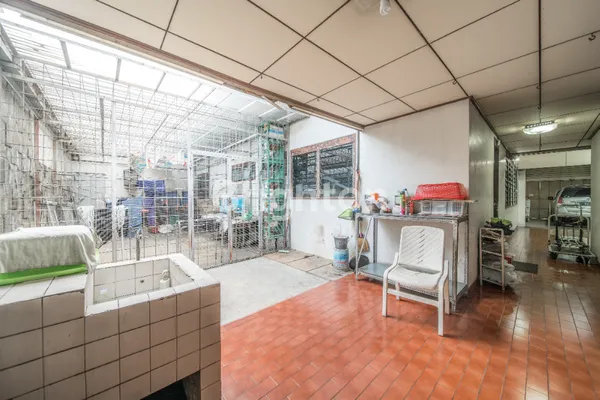 image RUMAH MEWAH SIAP HUNI DI SETIABUDI, SEMARANG – LOKASI STRATEGIS & LUAS! (5)