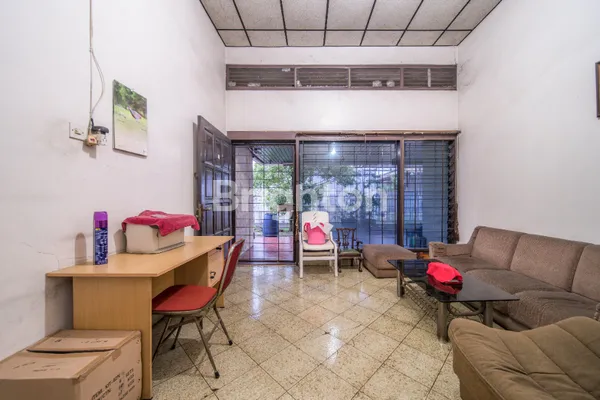 image RUMAH MEWAH SIAP HUNI DI SETIABUDI, SEMARANG – LOKASI STRATEGIS & LUAS! (6)