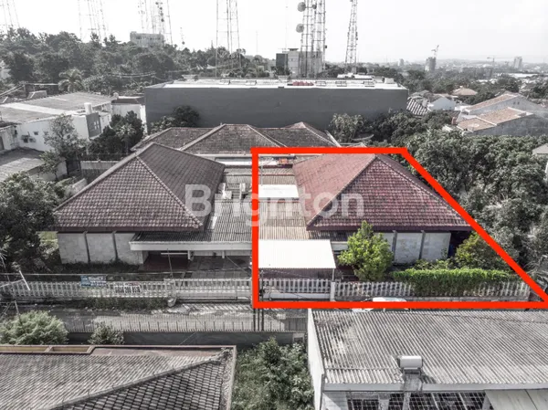 image RUMAH MEWAH SIAP HUNI DI SETIABUDI, SEMARANG – LOKASI STRATEGIS & LUAS! (7)