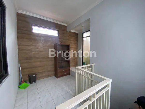 image RUMAH 1.5 LANTAI TURUN HARGA SPECIAL NIH DAERAH SUTOREJO (7)