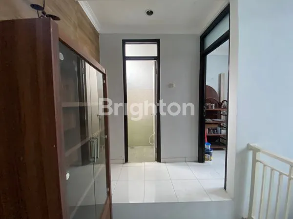 image RUMAH 1.5 LANTAI TURUN HARGA SPECIAL NIH DAERAH SUTOREJO (8)