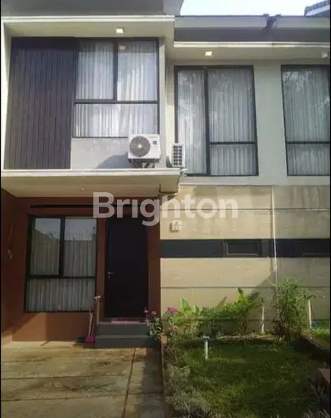 RUMAH CANTIK 2 LANTAI SIAP HUNI