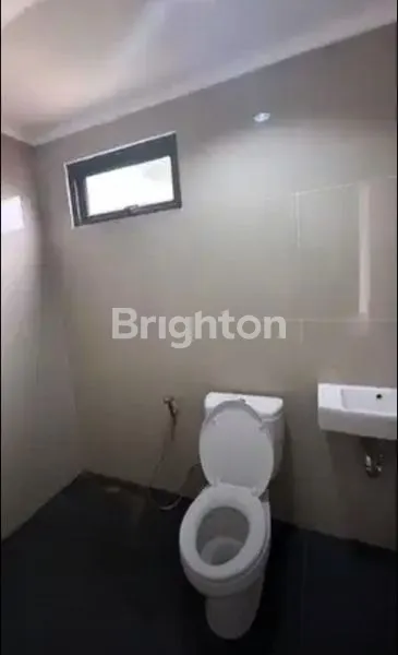 image RUMAH CANTIK 2 LANTAI SIAP HUNI (7)