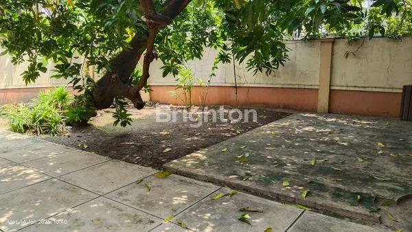 image RUMAH LAMA LOKASI KOMERSIL NOL JALAN KUSUMA BANGSA (2)