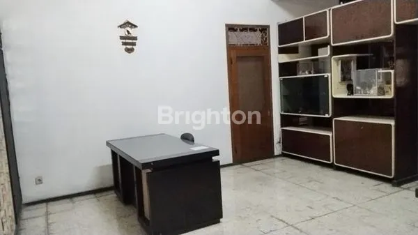 image RUMAH LAMA LOKASI KOMERSIL NOL JALAN KUSUMA BANGSA (4)