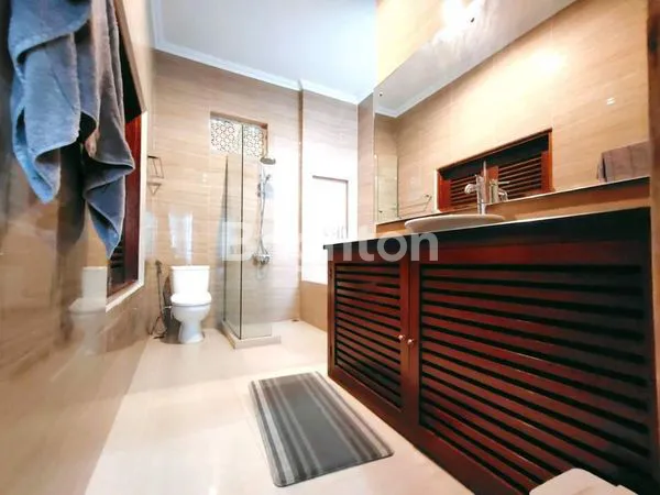 image DIJUAL VILLA EKSKLUSIF DENGAN KOLAM RENANG PRIBADI DEKAT HYATT REGENCY PALAGAN – LOKASI STRATEGIS DI SLEMAN (5)