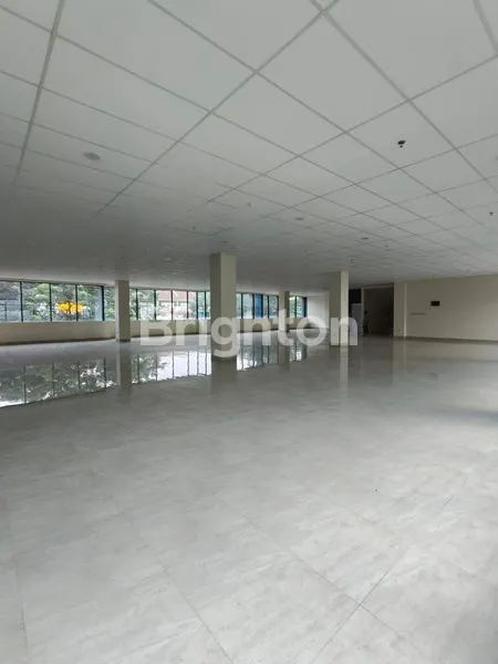 GEDUNG BARU DI PONDOK PINANG, BANGUNAN 5,5 LANTAI