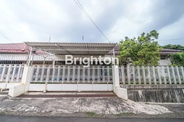 image RUMAH MEWAH SIAP HUNI DI SETIABUDI, SEMARANG – LOKASI STRATEGIS & LUAS! (8)