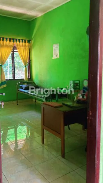 image KLINIK BERSALIN, RUMAH BULATAN DAN 4 RUMAH KONTRAKKAN  (3)