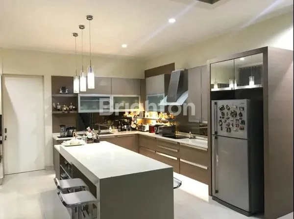 image CANTIK DAN MEWAH RUMAH INTERNATIONAL VILLAGE (7)