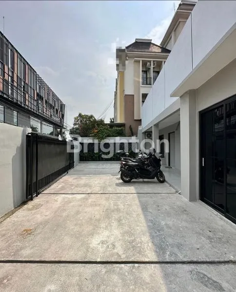 image RUMAH DI MAMPANG LOKASI STRATEGIS UNTUK TEMPAT USAHA (2)