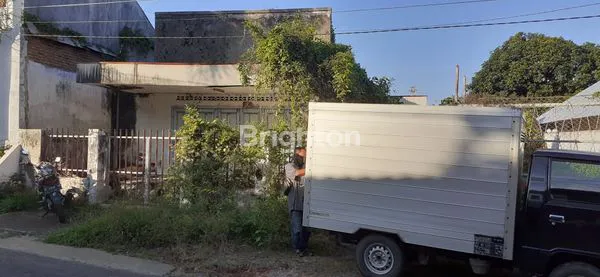 image BANGUNAN LUAS TENGAH KOTA (7)