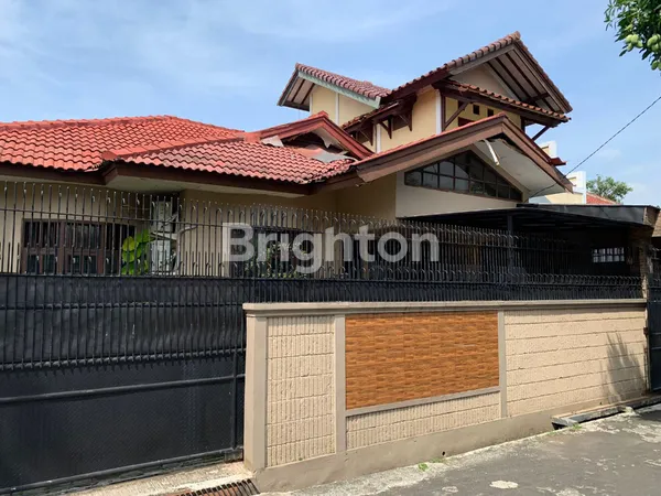 image RUMAH 2 LANTAI TERAWAT SIAP HUNI DI JATICEMPAKA, DEKAT TOL PONDOKGEDE & STASIUN LRT (1)