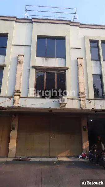 RUKO 4 LANTAI SIAP USAHA DI JL GUNUNG BATU
