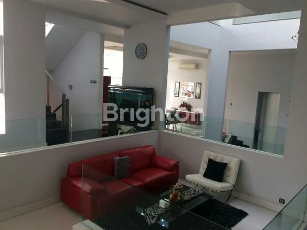 image DIJUAL RUMAH TERAWAT GRAHA FAMILY BLOK O (3)