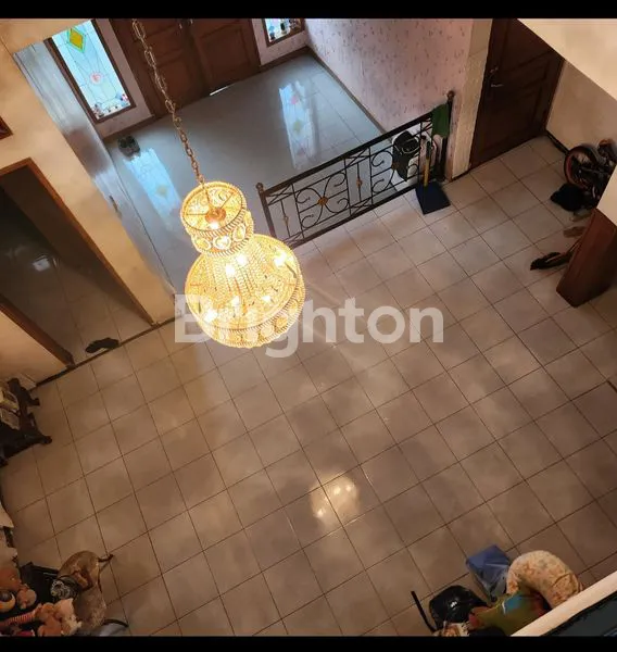 RUMAH BESAR TERAWAT KOMPLEK TARUNA PARAHYANGAN , UJUNGBERUNG , BANDUNG JAWA BARAT