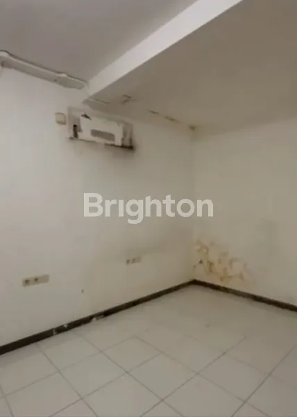 image RUMAH TERAWAT MURAH NIRWANA EXECUTIVE DEKAT PENJARINGAN MEDOKAN SEMANGGI WONOREJO MERR KEDUNG BARUK PANJANG JIWO RUNGKUT TOL BANDARA (5)