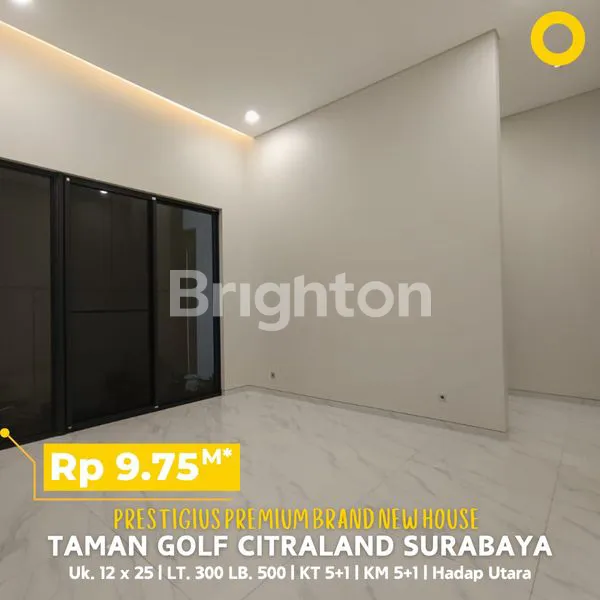 image RUMAH MEWAH BARU MINIMALIS MODERN SPLIT LEVEL DI CLUSTER TAMAN GOLF CITRALAND SURABAYA. KUALITAS TINGGI DAN PENATAAN RUANG BAIK. DEKAT DENGAN PAKUWON MALL, GRAHA FAMILI, GWALK. HARGA 9MAN (2)
