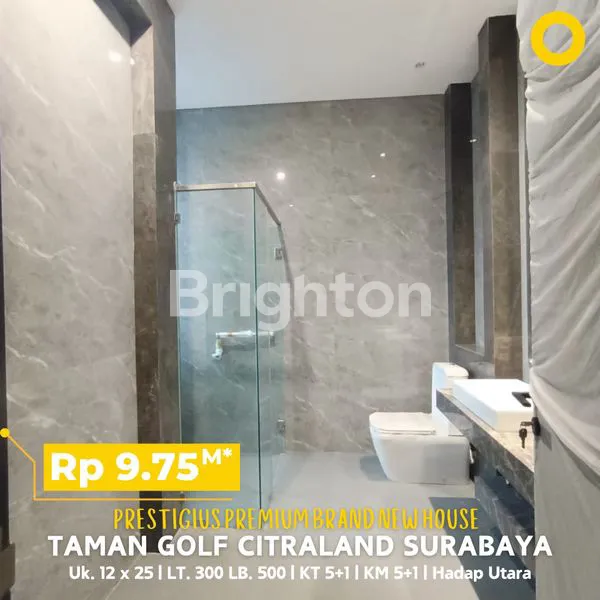 image RUMAH MEWAH BARU MINIMALIS MODERN SPLIT LEVEL DI CLUSTER TAMAN GOLF CITRALAND SURABAYA. KUALITAS TINGGI DAN PENATAAN RUANG BAIK. DEKAT DENGAN PAKUWON MALL, GRAHA FAMILI, GWALK. HARGA 9MAN (3)