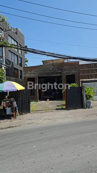 BANGUNAN UNTUK RESTAURANT DI PETITENGET