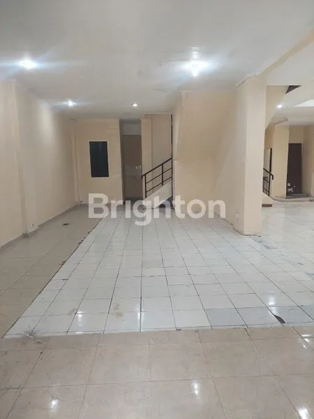 image DUA BLOK RUKO 4 LANTAI DI LOKASI PREMIUM DEKAT RENON (3)