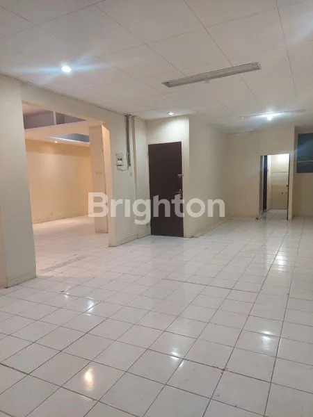 image DUA BLOK RUKO 4 LANTAI DI LOKASI PREMIUM DEKAT RENON (6)