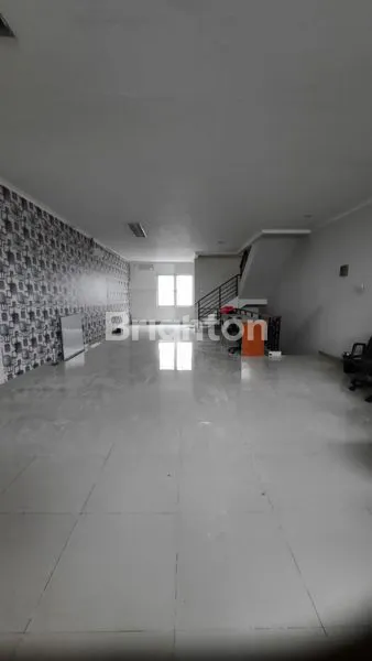 image DISEWAKAN RUKO 3 LANTAI DI KOTA WISATA CIBUBUR (1)