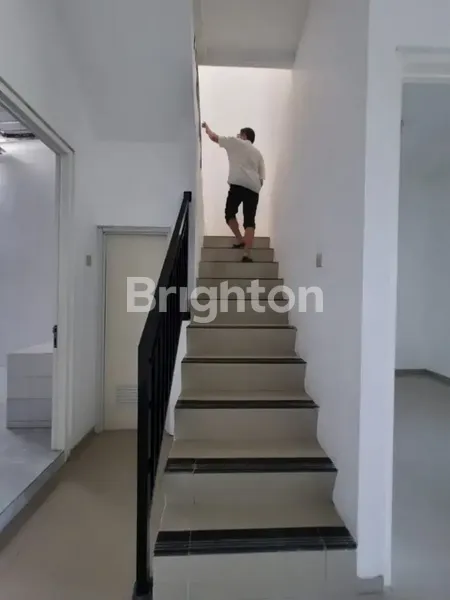 image RUMAH DI GREEN SEMANGGI SIAP HUNI DEKAT WONOREJO  (5)