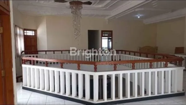 image RUMAH FULL FURNISH DI SIDOSERMO PDK SIAP HUNI DEKAT RAYA JEMURSARI (3)