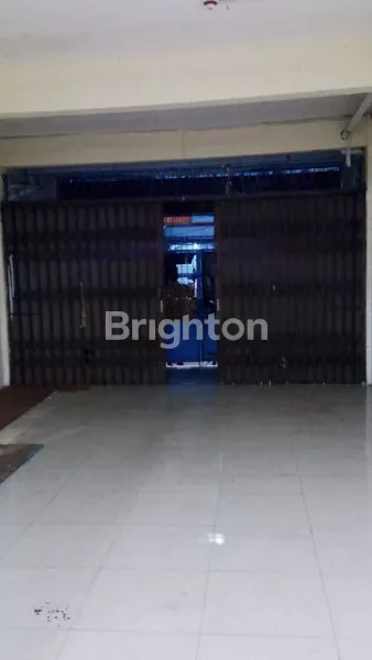 image RUMAH SIAP HUNI 3 LANTAI PADEMANGAN (2)