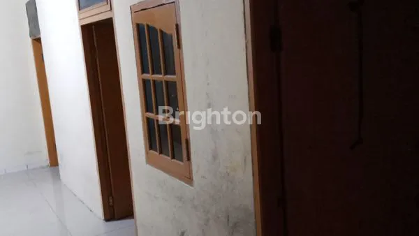 image RUMAH SIAP HUNI 3 LANTAI PADEMANGAN (4)