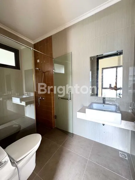 image HARGA TERMURAH! TURUN HARGA! RUMAH 2 LANTAI CLUSTER PRECIA LEBAR 10, BRAND NEW BELUM PERNAH DIHUNI, RAPIH SIAP MASUK, THE EMINENT, BSD (3)
