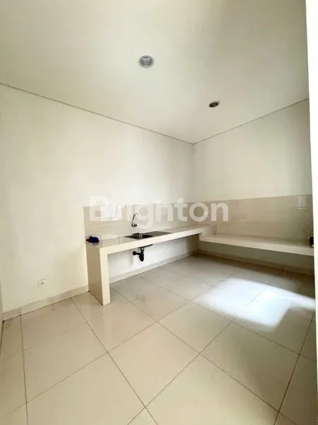 image HARGA TERMURAH! TURUN HARGA! RUMAH 2 LANTAI CLUSTER PRECIA LEBAR 10, BRAND NEW BELUM PERNAH DIHUNI, RAPIH SIAP MASUK, THE EMINENT, BSD (8)