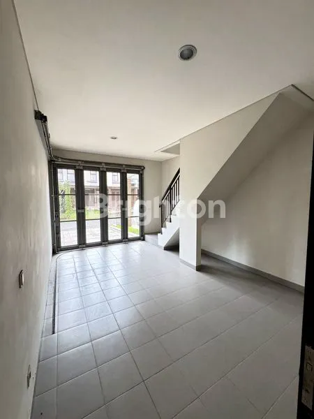 image HARGA TERMURAH! TURUN HARGA! RUMAH 2 LANTAI CLUSTER PRECIA LEBAR 10, BRAND NEW BELUM PERNAH DIHUNI, RAPIH SIAP MASUK, THE EMINENT, BSD (6)