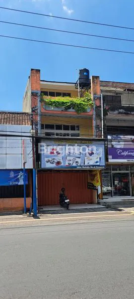 image  RUKO 3 LANTAI  LOKASI SANGAT STRATEGIS  COCOK UNTUK USAHA DAN KANTOR (1)