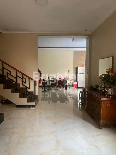 image RUMAH MEWAH DI LENGKAPI KOLAM RENANG DI GRIYA BIKIT JAYA (4)