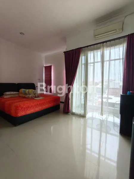 image RUMAH 2 LANTAI TERAWAT SIAP HUNI DI PONDOK NIRWANA WONOREJO PERMAI RUNGKUT SURABAYA TIMUR  (2)